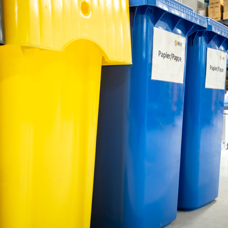 Ladesäule vor dem Gebäude